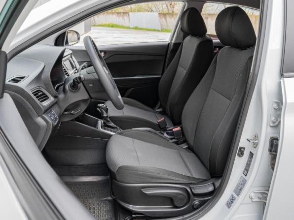 Hyundai Solaris II Рестайлинг с пробегом 2021 года, цена 1 510 000 рублей, 100010 км, седан, Автокод Объявления