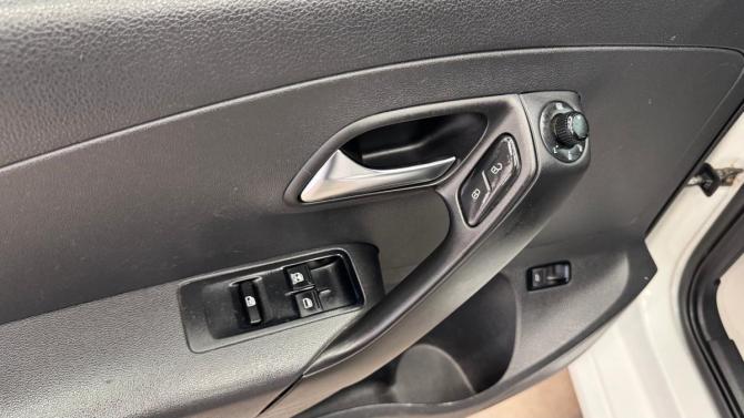 Volkswagen Polo V с пробегом 2015 года, цена 740 000 рублей, 155020 км, седан, Автокод Объявления