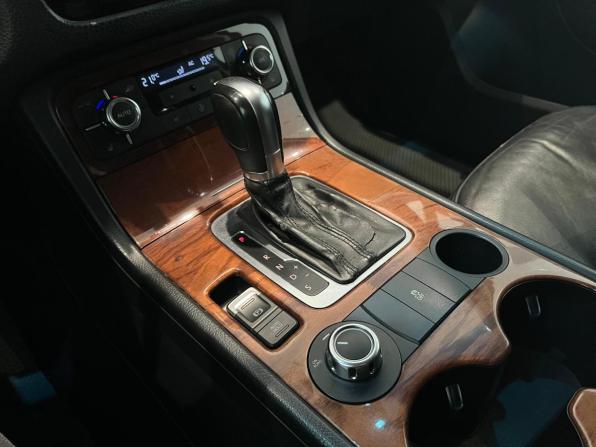 Volkswagen Touareg II с пробегом 2010 года, цена 1 750 000 рублей, 241319 км, внедорожник, Автокод Объявления