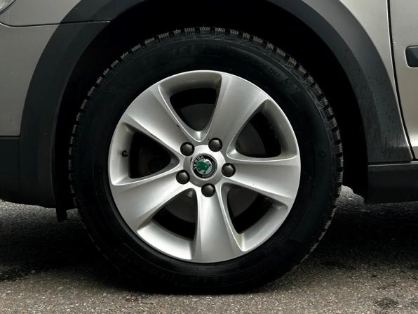 Skoda Octavia II (A5) Рестайлинг с пробегом 2011 года, цена 1 048 700 рублей, 227842 км, универсал, Автокод Объявления