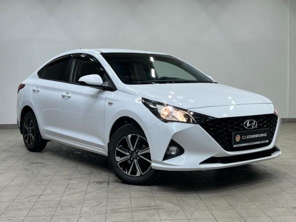 Hyundai Solaris II Рестайлинг с пробегом 2022 года, цена 1 850 000 рублей, 31500 км, седан, Автокод Объявления