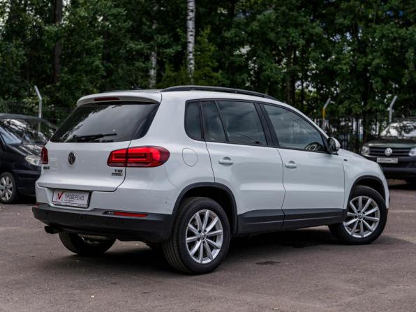 Volkswagen Tiguan I Рестайлинг с пробегом 2015 года, цена 875 000 рублей, 304649 км, внедорожник, Автокод Объявления