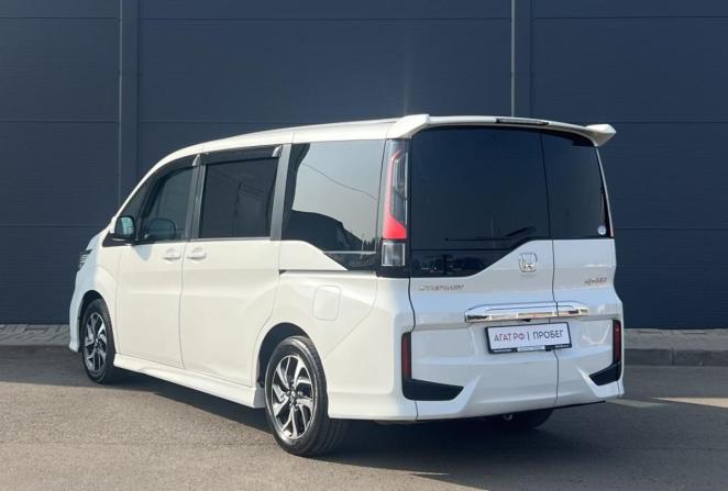 Honda Stepwgn V Рестайлинг с пробегом 2019 года, цена 1 980 000 рублей, 106273 км, минивэн, Автокод Объявления