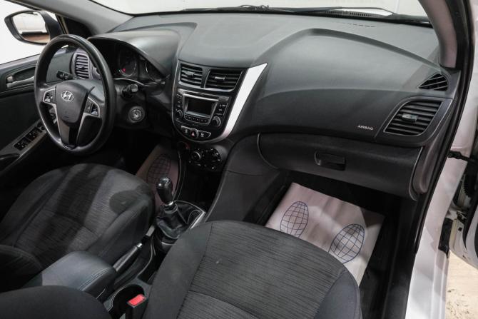 Hyundai Solaris I Рестайлинг с пробегом 2016 года, цена 899 000 рублей, 177000 км, седан, Автокод Объявления