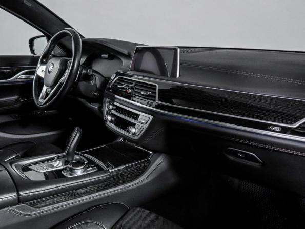 BMW 7 серии VI (G11/G12) Рестайлинг с пробегом 2019 года, цена 5 188 221 рубль, 124174 км, седан, Автокод Объявления