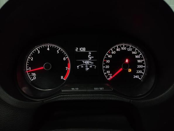 Volkswagen Polo V Рестайлинг с пробегом 2018 года, цена 1 050 000 рублей, 74883 км, седан, Автокод Объявления