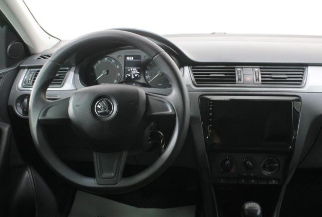 Skoda Rapid I с пробегом 2015 года, цена 925 000 рублей, 114235 км, лифтбек, Автокод Объявления
