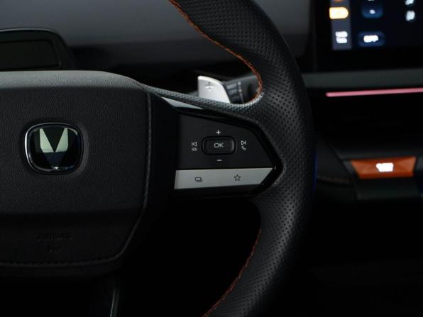 Changan UNI-V I с пробегом 2023 года, цена 2 167 077 рублей, 46192 км, лифтбек, Автокод Объявления