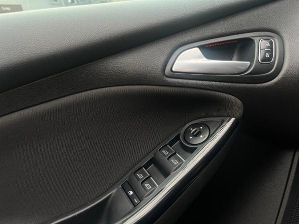 Ford Focus III Рестайлинг с пробегом 2018 года, цена 1 399 000 рублей, 118000 км, универсал, Автокод Объявления