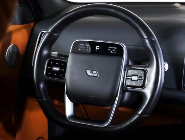 Li Auto (Lixiang) L9 I с пробегом 2023 года, цена 5 790 000 рублей, 63860 км, внедорожник, Автокод Объявления