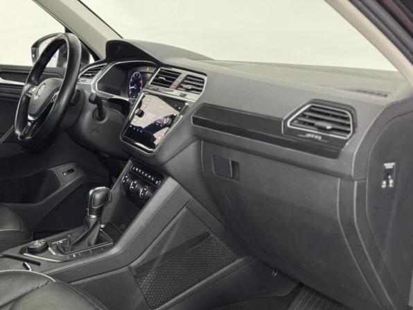 Volkswagen Tiguan II с пробегом 2018 года, цена 2 499 000 рублей, 178565 км, внедорожник, Автокод Объявления