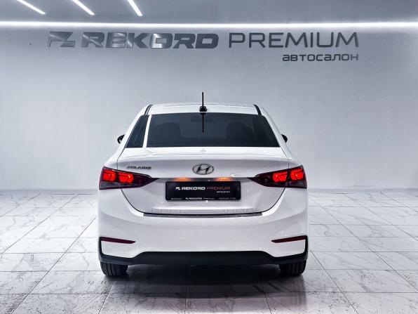 Hyundai Solaris II с пробегом 2017 года, цена 1 249 000 рублей, 140000 км, седан, Автокод Объявления