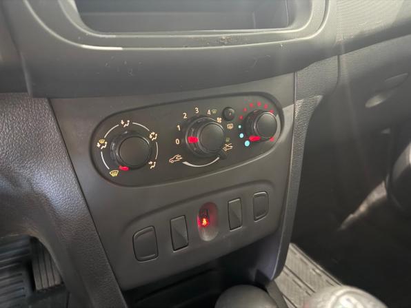 Renault Logan II с пробегом 2015 года, цена 660 000 рублей, 51000 км, седан, Автокод Объявления