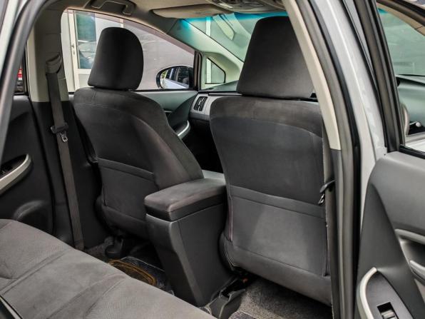Toyota Prius III (XW30) с пробегом 2011 года, цена 965 000 рублей, 358233 км, лифтбек, Автокод Объявления