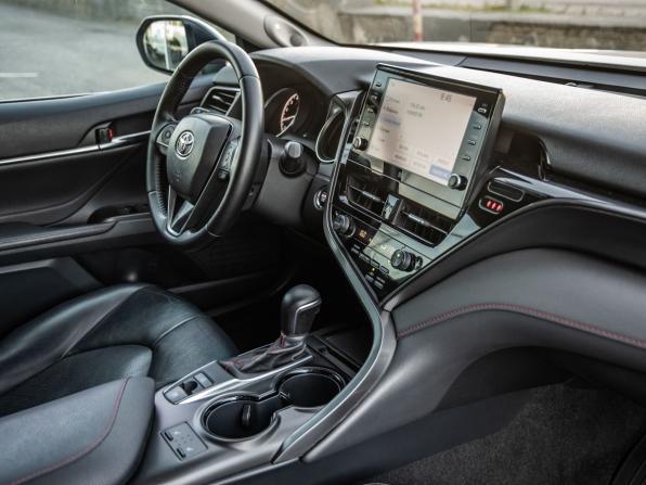 Toyota Camry VIII (XV70) Рестайлинг с пробегом 2021 года, цена 2 998 000 рублей, 72720 км, седан, Автокод Объявления
