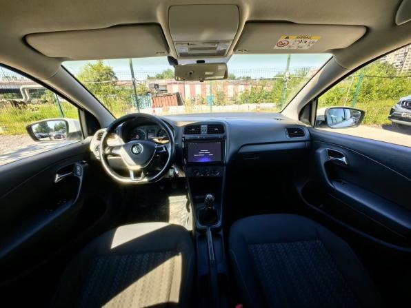 Volkswagen Polo V Рестайлинг с пробегом 2016 года, цена 1 029 000 рублей, 96000 км, седан, Автокод Объявления