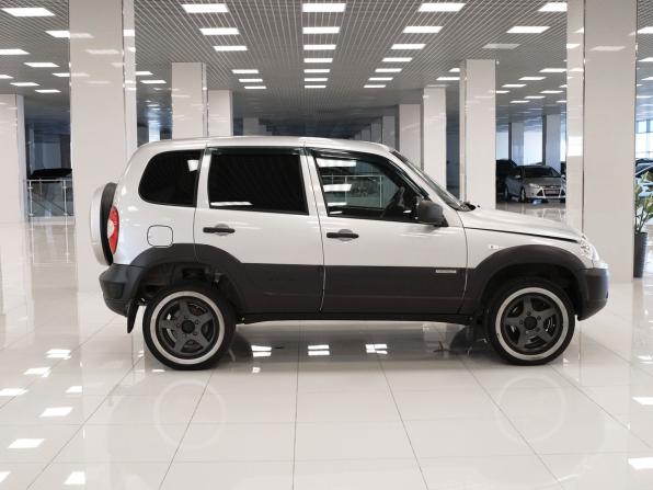 Chevrolet Niva I Рестайлинг с пробегом 2018 года, цена 643 000 рублей, 110773 км, внедорожник, Автокод Объявления