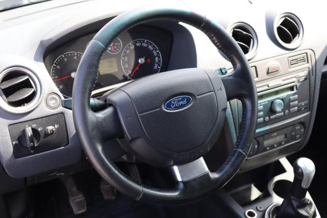 Ford Fusion I Рестайлинг с пробегом 2008 года, цена 299 000 рублей, 206000 км, хэтчбек, Автокод Объявления