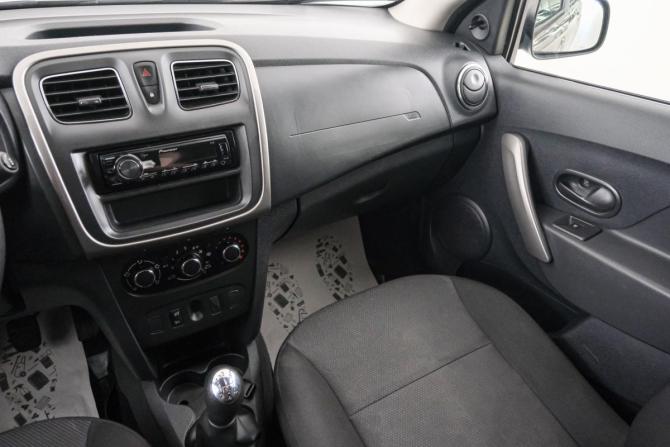 Renault Sandero II Рестайлинг с пробегом 2019 года, цена 1 229 000 рублей, 67000 км, хэтчбек, Автокод Объявления
