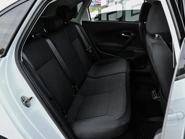 Volkswagen Polo V с пробегом 2015 года, цена 1 185 000 рублей, 97374 км, седан, Автокод Объявления