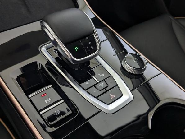 Omoda C5 I с пробегом 2023 года, цена 1 795 000 рублей, 53015 км, внедорожник, Автокод Объявления