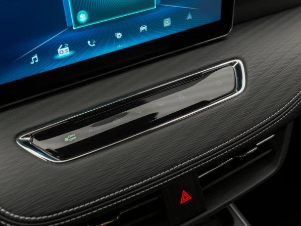 Haval Jolion I с пробегом 2023 года, цена 2 070 000 рублей, 4050 км, внедорожник, Автокод Объявления