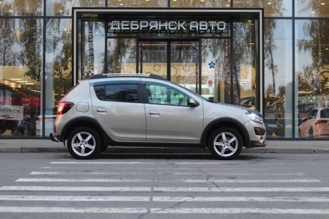 Renault Sandero II с пробегом 2016 года, цена 930 000 рублей, 166653 км, хэтчбек, Автокод Объявления