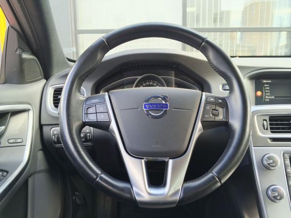 Volvo S60 II Рестайлинг с пробегом 2017 года, цена 1 850 000 рублей, 34470 км, седан, Автокод Объявления