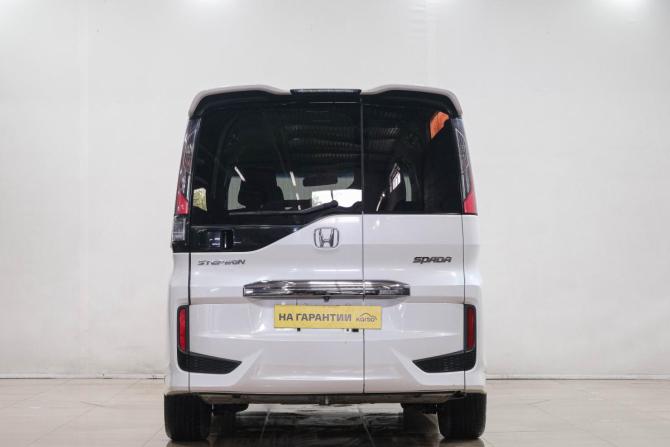 Honda Stepwgn V с пробегом 2015 года, цена 1 969 000 рублей, 131800 км, минивэн, Автокод Объявления