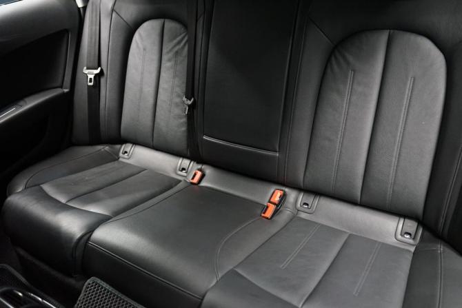 Audi A6 IV (C7) Рестайлинг с пробегом 2015 года, цена 2 445 000 рублей, 145000 км, седан, Автокод Объявления