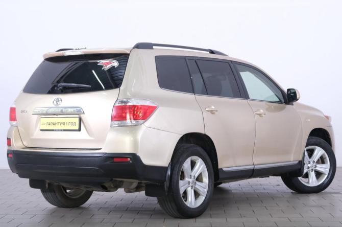 Toyota Highlander II (XU40) Рестайлинг с пробегом 2012 года, цена 1 789 000 рублей, 315000 км, внедорожник, Автокод Объявления