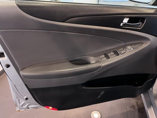 Hyundai Sonata VI (YF) с пробегом 2010 года, цена 860 000 рублей, 262012 км, седан, Автокод Объявления