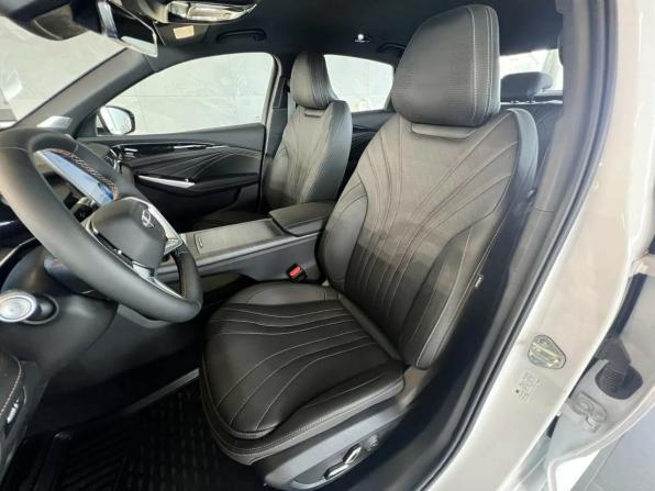 Geely Preface I с пробегом 2024 года, цена 2 995 000 рублей, 30 км, седан, Автокод Объявления