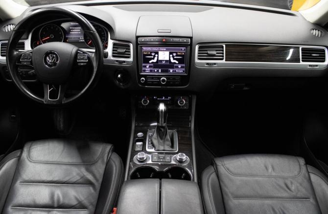 Volkswagen Touareg II Рестайлинг с пробегом 2017 года, цена 2 800 000 рублей, 189657 км, внедорожник, Автокод Объявления