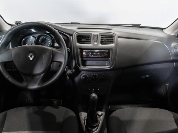 Renault Logan II с пробегом 2017 года, цена 671 800 рублей, 187110 км, седан, Автокод Объявления