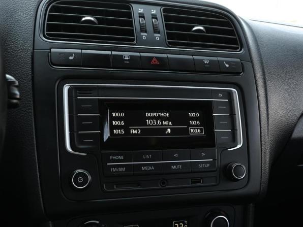 Volkswagen Polo V Рестайлинг с пробегом 2017 года, цена 1 099 000 рублей, 181559 км, седан, Автокод Объявления