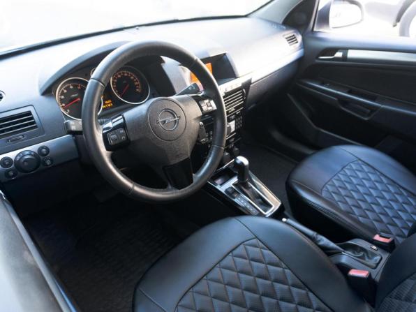 Opel Astra H Рестайлинг с пробегом 2012 года, цена 899 000 рублей, 147723 км, седан, Автокод Объявления