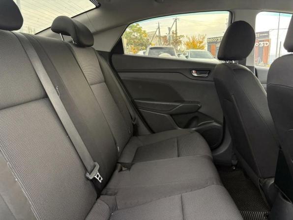 Hyundai Solaris II с пробегом 2018 года, цена 1 350 000 рублей, 128422 км, седан, Автокод Объявления