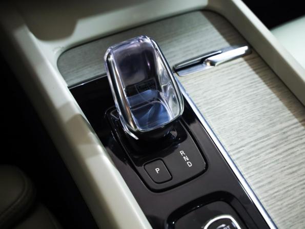 Volvo XC60 II Рестайлинг с пробегом 2021 года, цена 4 099 000 рублей, 139574 км, внедорожник, Автокод Объявления