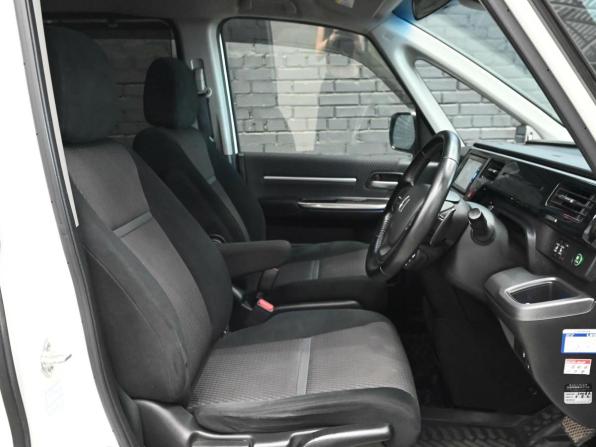 Honda Stepwgn V с пробегом 2017 года, цена 2 290 000 рублей, 118539 км, минивэн, Автокод Объявления