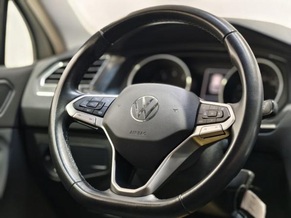 Volkswagen Tiguan II Рестайлинг с пробегом 2021 года, цена 2 685 000 рублей, 62952 км, внедорожник, Автокод Объявления