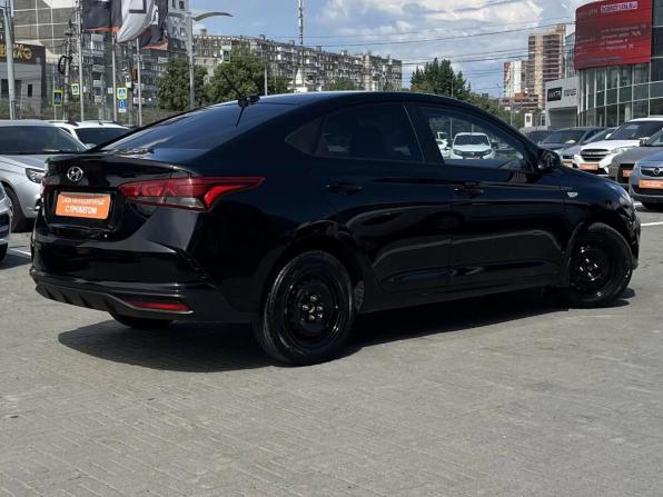Hyundai Solaris II Рестайлинг с пробегом 2022 года, цена 1 600 000 рублей, 65000 км, седан, Автокод Объявления