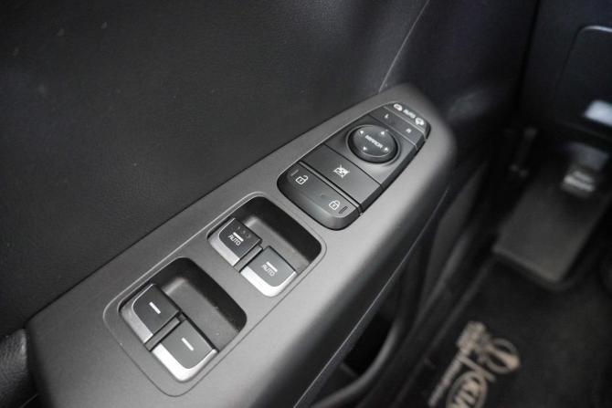 Kia Sportage IV Рестайлинг с пробегом 2020 года, цена 2 415 000 рублей, 61936 км, внедорожник, Автокод Объявления