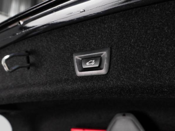 BMW 3 серии VII (G2x) с пробегом 2019 года, цена 3 150 000 рублей, 165287 км, седан, Автокод Объявления