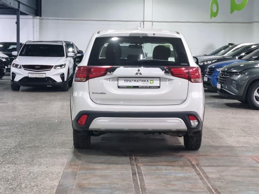 Mitsubishi Outlander III Рестайлинг 3 Санкт-Петербург  - изображение 5