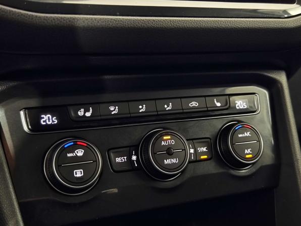 Volkswagen Tiguan II с пробегом 2020 года, цена 2 659 000 рублей, 62264 км, внедорожник, Автокод Объявления