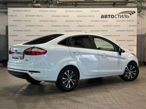 Ford Fiesta Mk6 Рестайлинг с пробегом 2015 года, цена 629 000 рублей, 223000 км, седан, Автокод Объявления