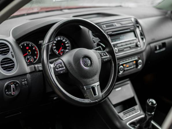 Volkswagen Tiguan I Рестайлинг с пробегом 2014 года, цена 980 000 рублей, 180843 км, внедорожник, Автокод Объявления