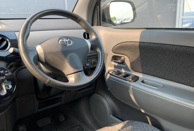 Toyota Sienta I Рестайлинг 2 с пробегом 2013 года, цена 1 045 000 рублей, 103411 км, компактвэн, Автокод Объявления