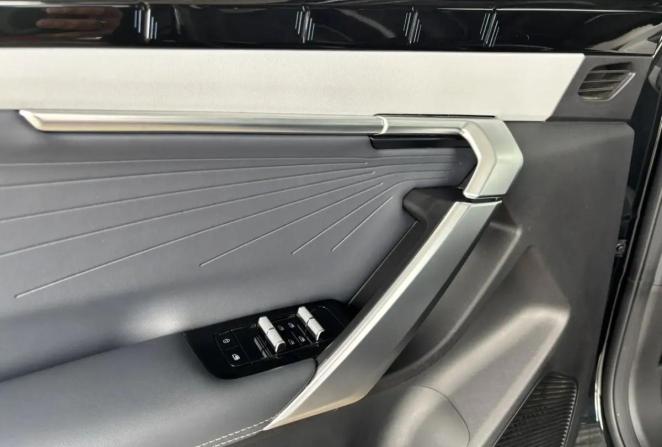 Geely Atlas II с пробегом 2024 года, цена 2 695 000 рублей, 28004 км, внедорожник, Автокод Объявления